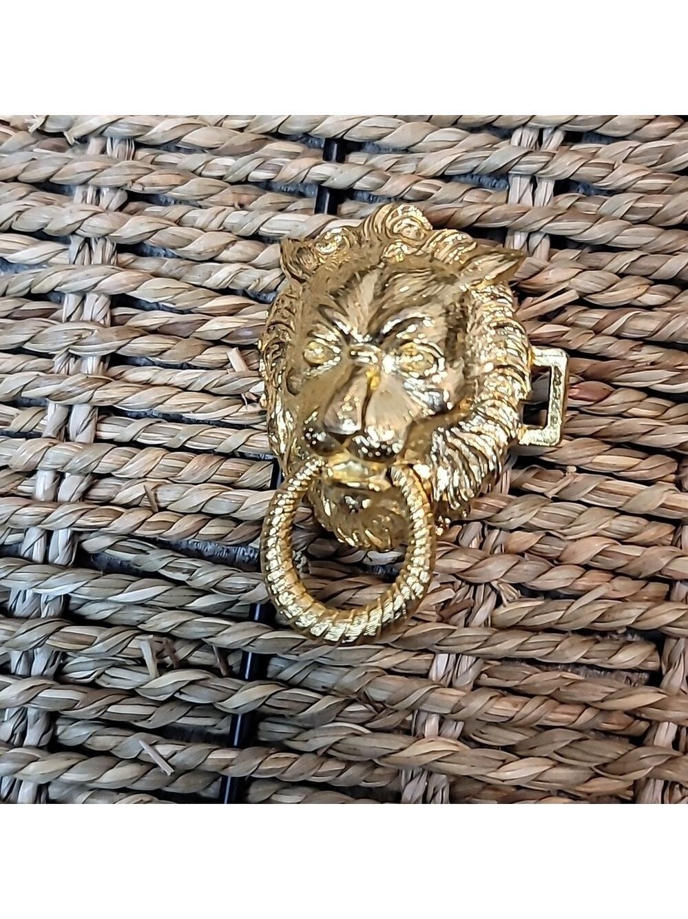 Lions head knocker small belt buckle gold tone